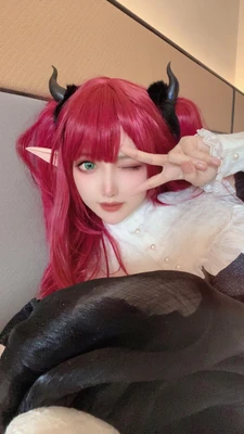 揭秘《狼孩》背后的真实故事：一个被野兽抚养长大的女孩如何颠覆人类认知