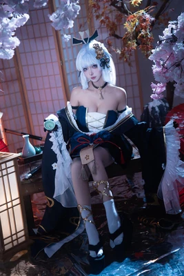 《引擎轰鸣，心跳加速：当扳手遇见玫瑰的汽车维修爱情故事》