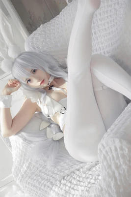 《警察故事》：香港动作电影的警匪史诗与不朽传奇