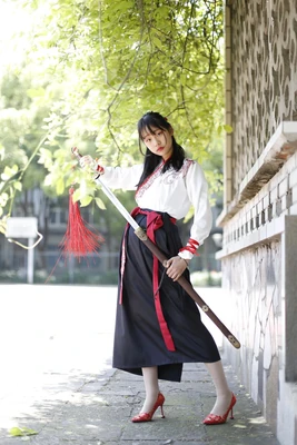 《深海魅影：当鲨鱼不再是冷血杀手，电影如何重塑我们对海洋霸主的想象》