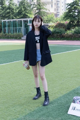 蓝精灵国语版西瓜：童年记忆的甜蜜交汇与数字时代的文化寻踪