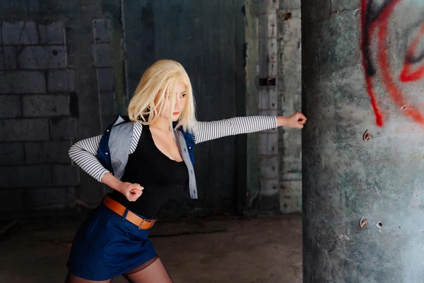 那些让你看完后脊发凉的诡异故事电影，究竟藏着什么魔力？