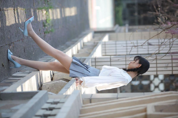 《硝烟之外的匠心：解码<靶场>电影那些不为人知的幕后博弈》