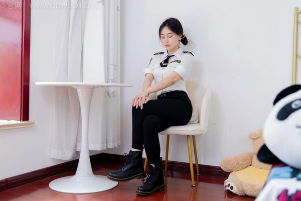 《午夜魅影：那些让你脊背发凉的鬼魂真实故事电影》