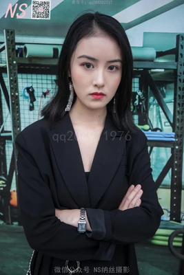 《钻石故事：香港电影中那颗永不褪色的璀璨之心》