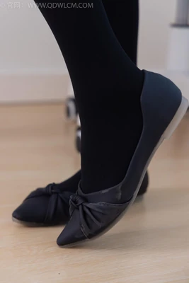 《故事中故事：当免费观影成为一场颠覆性的叙事冒险》