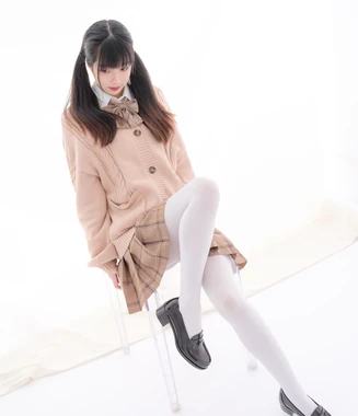 穿越时空的震撼：《恐龙星球国语版DVD》带你重返史前纪元