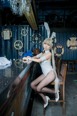 在黑暗中凝视：剖析恐怖电影如何利用幽闭空间激发原始恐惧