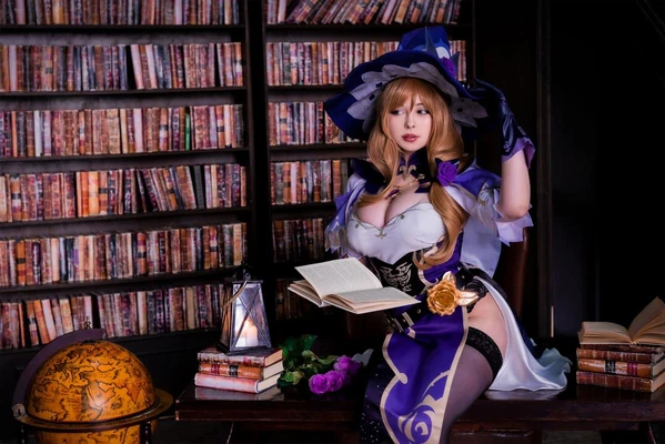 《蝙蝠侠2国语版：黑暗骑士的东方回响与银幕传奇》