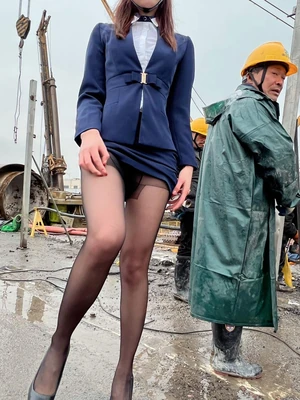 《红尘滚滚，情缘未了：叶倩文国语版MV中的时代回响与情感密码》