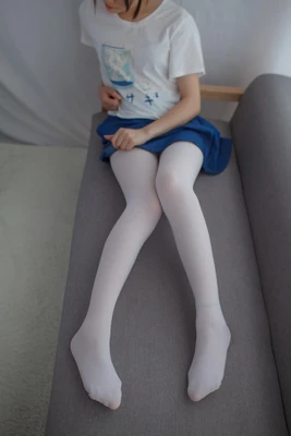 《美少女国语版全集：童年记忆的声波封印与时代文化符号的再解读》