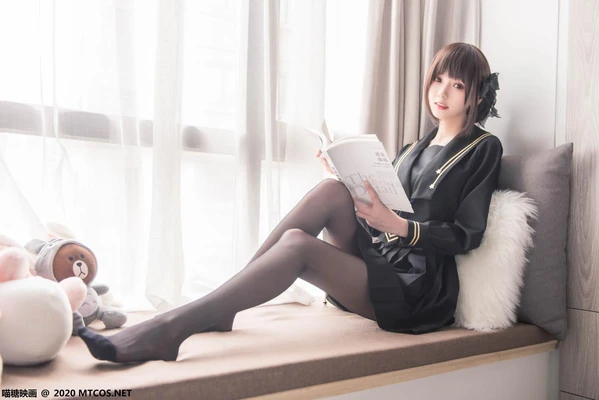 《机械女郎：当金属心脏学会爱，银幕上的灵魂觉醒之旅》