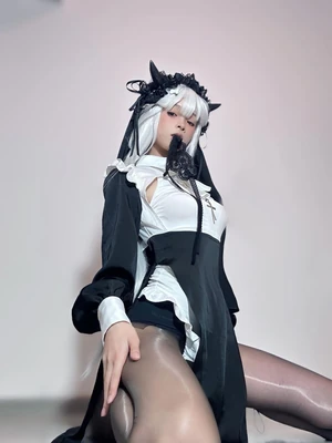 成龙全国语版：从港片谐星到华语影坛的传奇蜕变