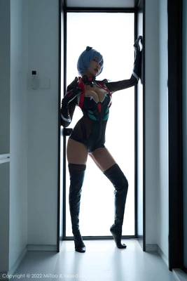 行运超人国语版全：一部被遗忘的港式喜剧经典如何穿越时空击中当代观众