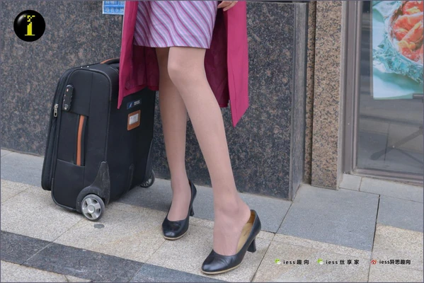 《云端叙事：空中的故事电影如何重塑我们的观影体验》