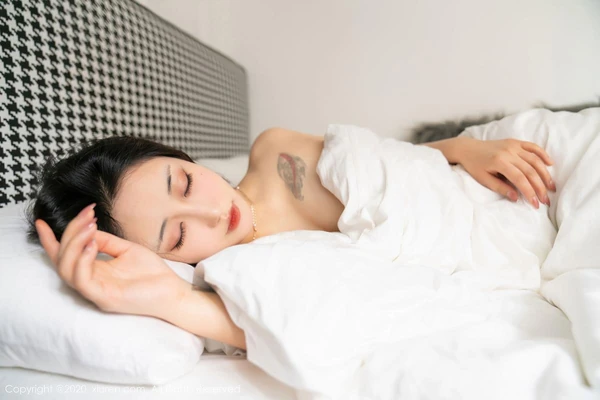 枪炮与玫瑰：摇滚史上最璀璨的烟火与最深的伤疤