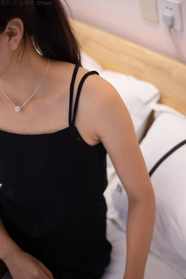 《水边的故事：光影交织下的情感秘境与人性浮世绘》