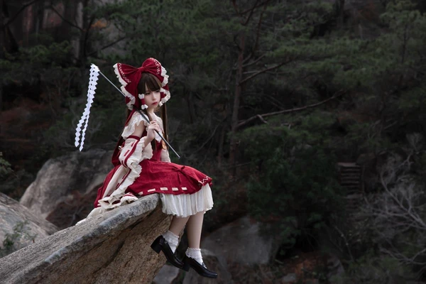 《光影中的她：国语电影女同题材的隐秘绽放与时代回响》