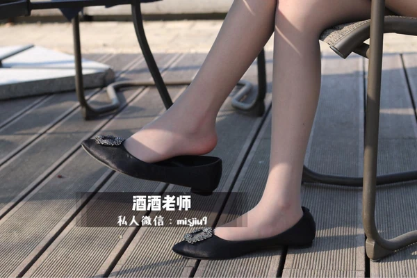 《闪电11人GO国语版：一场跨越次元的足球热血盛宴》