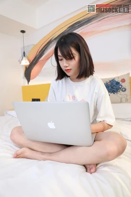 《电影分段故事：从线性叙事到碎片化体验的叙事革命》