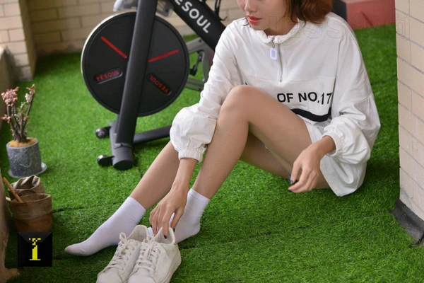 香港三级与台湾三级：那些年我们偷偷追看的港台情色经典