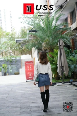 属鸡的女人：在传统与现代夹缝中绽放的铿锵玫瑰