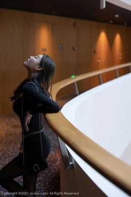 《课桌下的阴影：那些年让我们不敢独自回家的校园恐怖故事》