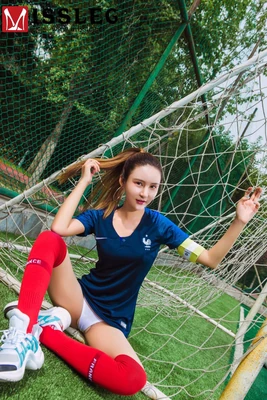 《灿白现实向：当CP文学照进偶像的真实人生》