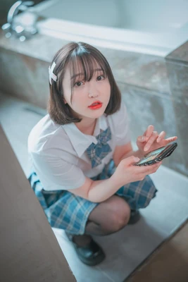 热血警探国语版下载：一部被低估的黑色喜剧如何引爆观影狂潮