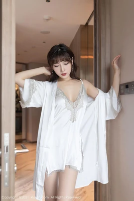 《深圳故事：光影铸就的东方奇迹与人性史诗》