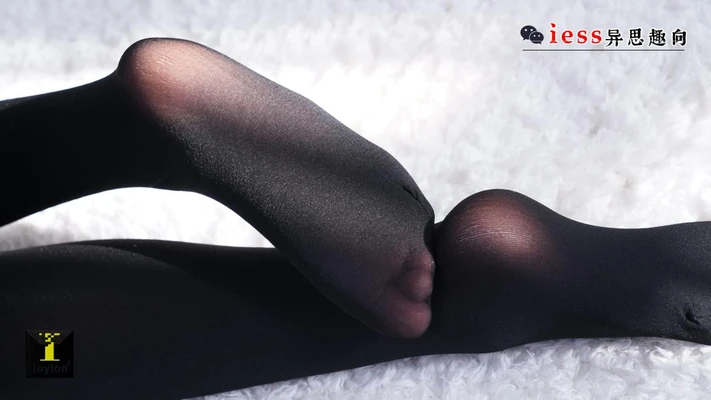 揭秘《小红帽》：从童话到银幕的黑暗奇幻蜕变