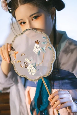 《豫剧电影陈家湾：当传统戏曲遇见光影艺术的深情回响》