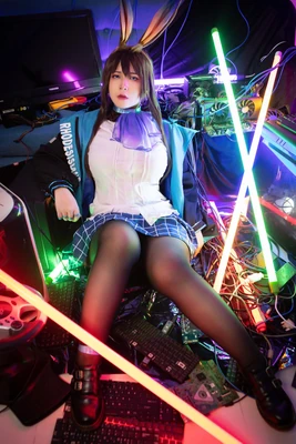 《光影中的禁忌：电影黄色故事如何塑造我们的欲望与恐惧》