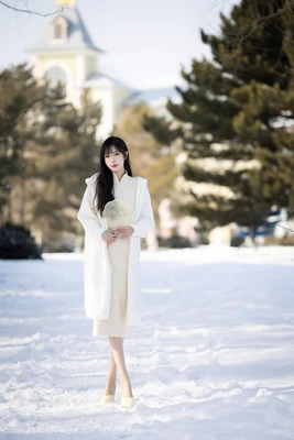 《黑白键下的颤栗：当钢琴学校成为噩梦的序曲》