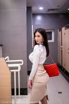 师洋骂人经典：一场娱乐至死的网络狂欢与话语解构