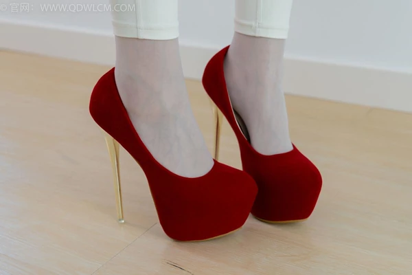 《色戒国语版：光影流转中的语言密码与情感共鸣》