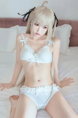 揭秘《欧若拉公主》全集国语版：一部跨越文化与时代的家庭伦理史诗