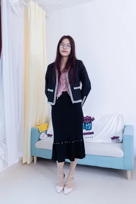 《故事解说电影蜜蜂：当电影叙事撞上短视频时代的甜蜜与刺痛》