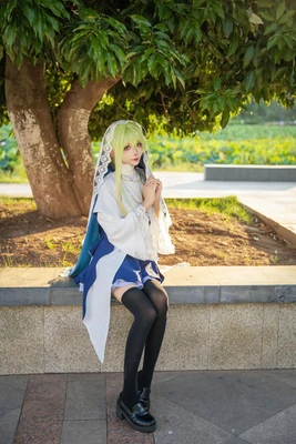 揭秘MAC经典色口红：为何这些色号能成为全球女性的化妆包必备？