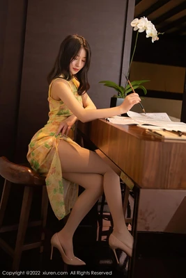 王晶电影宇宙：那些年我们追过的港式癫狂与深情