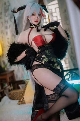 《绝对领域国语版：从二次元到三次元的文化破壁之旅》