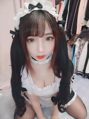 《夫妇的赞助商》：当金钱与婚姻交织的现代寓言