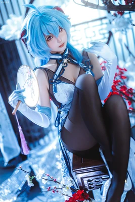 《福斯特医生》：一部解剖婚姻与人性的现代心理惊悚杰作